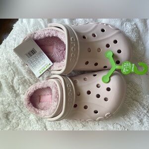 Crocs/NWT Pink Clogs with Fleece Lining Sz 7 women